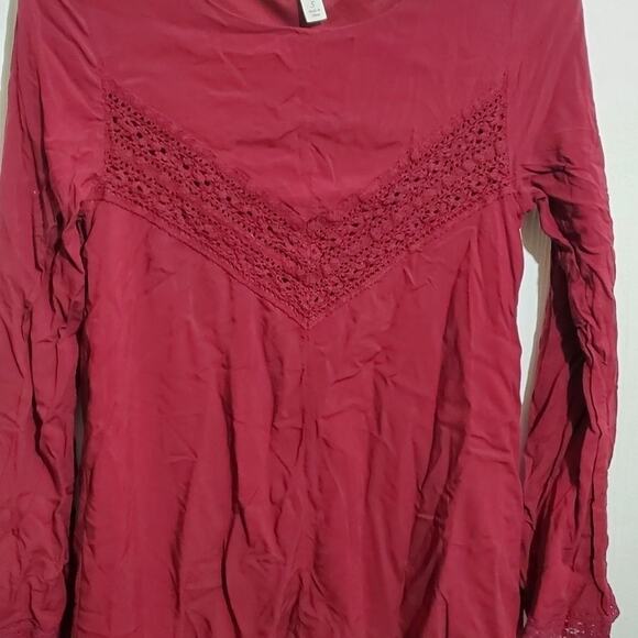 Crocheted lace cranberry ruffled‎ jasmine dress - Picture 2 of 8